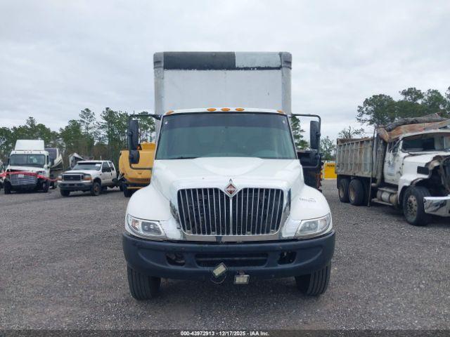 International 4000 4300 Image 9