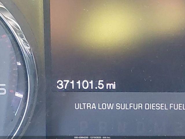 Ford F-350 Lariat Image 4