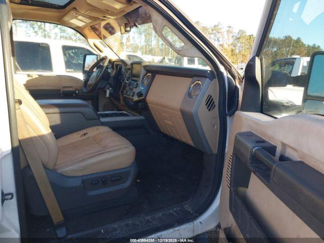 Ford F-350 Lariat Image 5