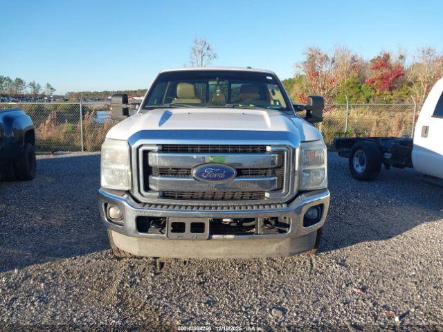 Ford F-350 Lariat Image 14