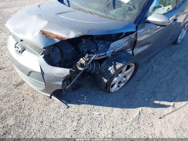 Hyundai VELOSTER Image 4