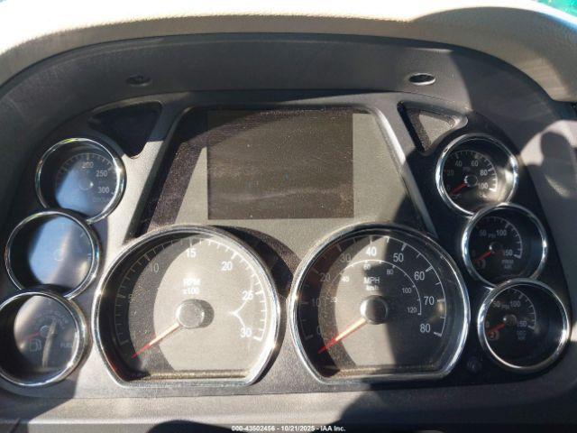 Peterbilt 579 Image 4