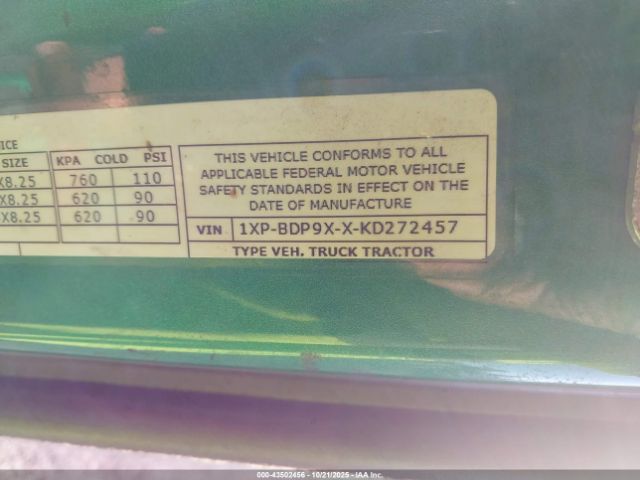 Peterbilt 579 Image 6