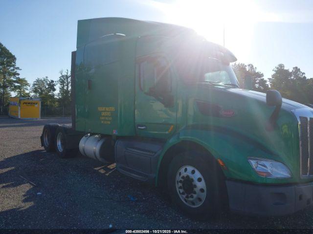 Peterbilt 579 Image 14