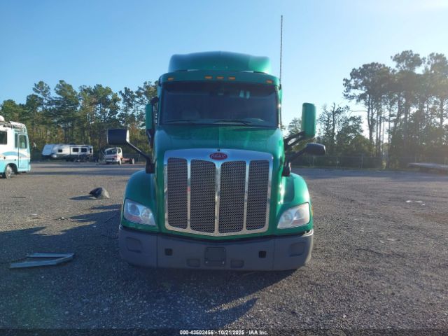 Peterbilt 579 Image 8
