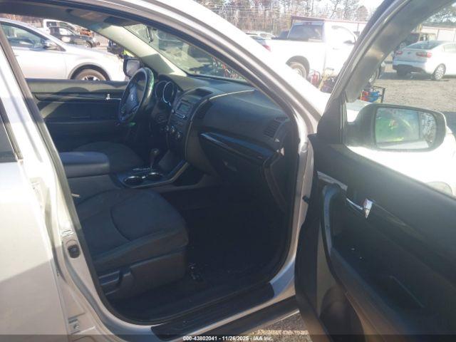 Kia Sorento Lx Image 9