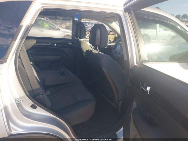 Kia Sorento Lx Image 8