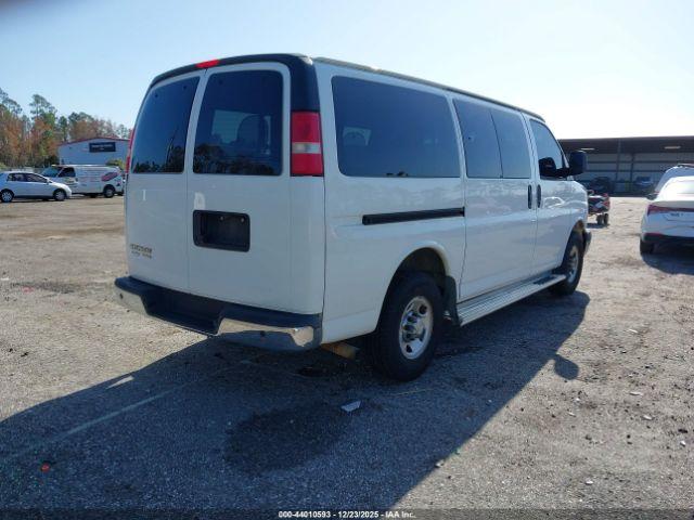 Chevrolet Express Lt Image 12