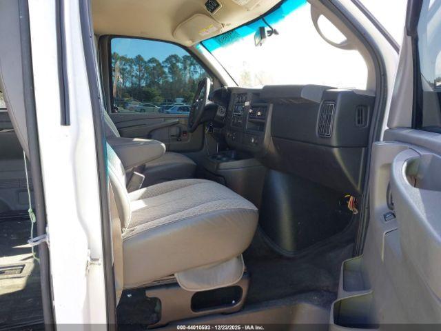 Chevrolet Express Lt Image 15