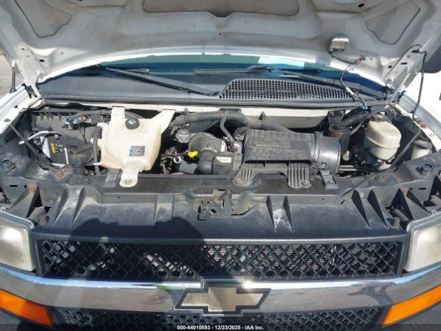 Chevrolet Express Lt Image 9