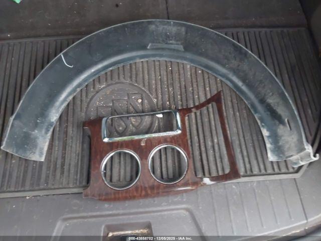 Buick Enclave Premium Image 8