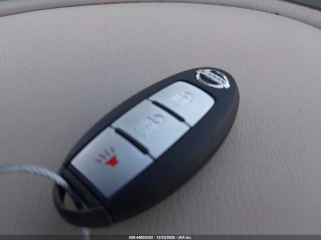 Nissan Pathfinder S Image 3