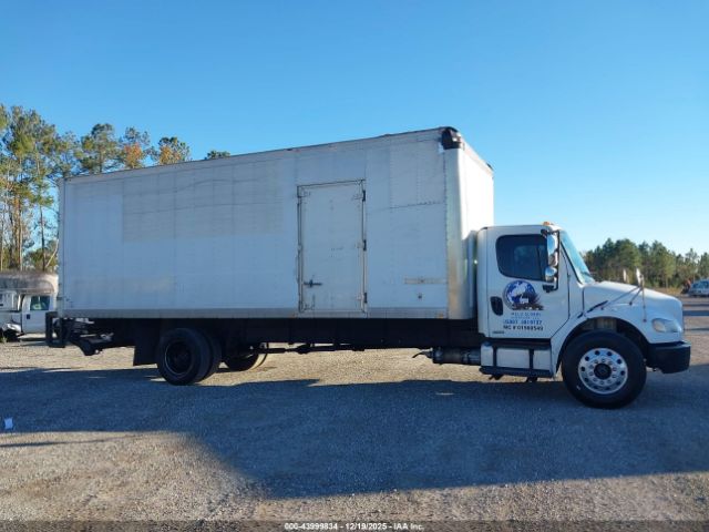 Freightliner M2 106 Medium Duty Image 9