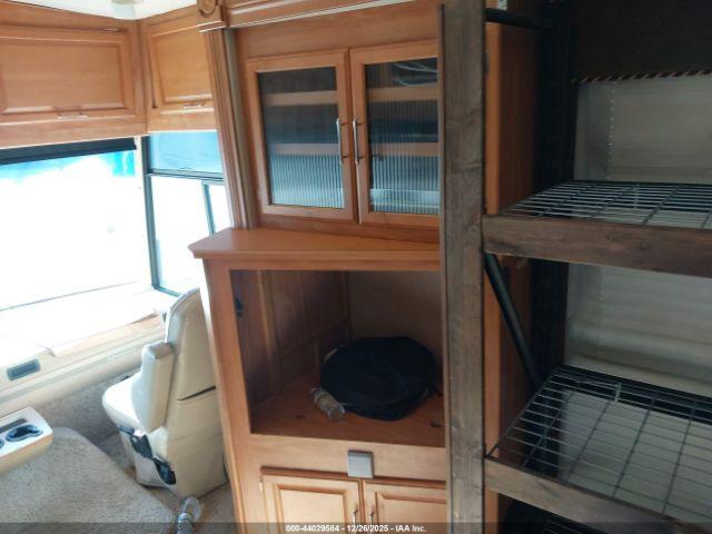 Workhorse Custom Cha Motorhome Chassis W24 Image 10