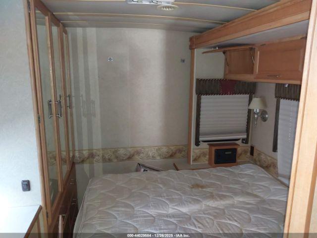 Workhorse Custom Cha Motorhome Chassis W24 Image 18