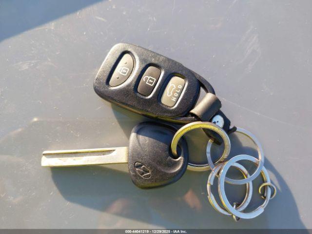 Hyundai VELOSTER Image 7