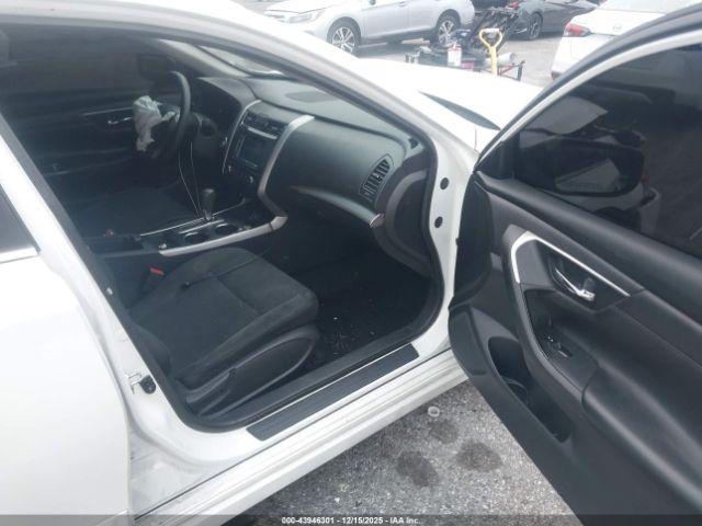 Nissan Altima 2.5 S Image 14