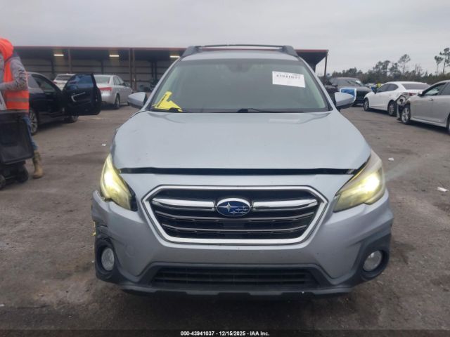Subaru Outback 2.5i Limited Image 9