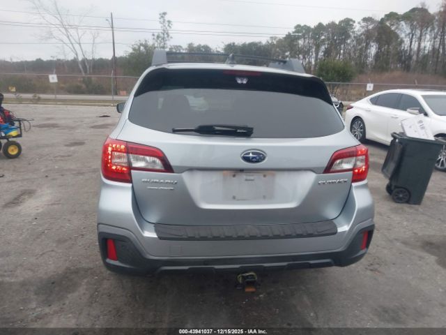 Subaru Outback 2.5i Limited Image 13