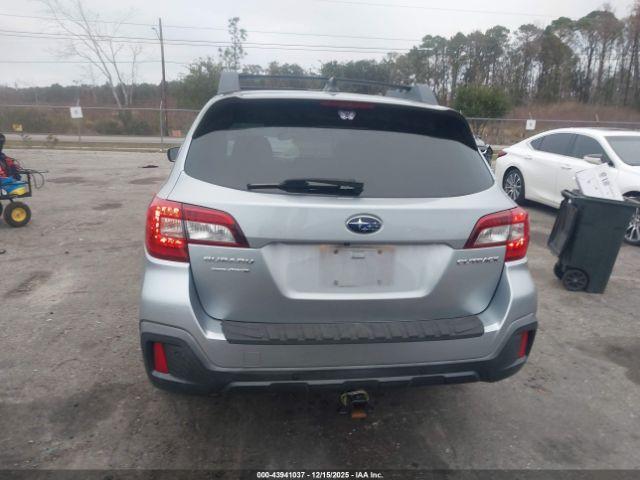 Subaru Outback 2.5i Limited Image 13