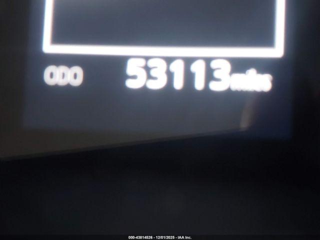 Toyota Camry Le Image 12