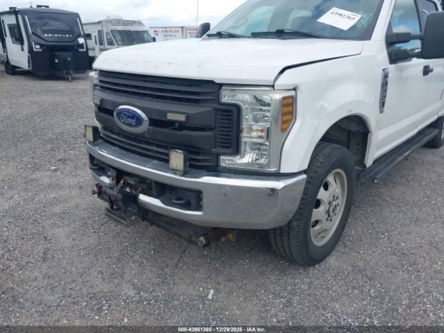 Ford F-350 Xl Image 16