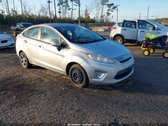  Salvage Ford Fiesta