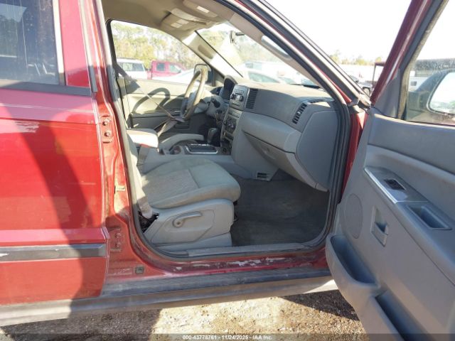 Jeep Grand Cherokee Laredo Image 6