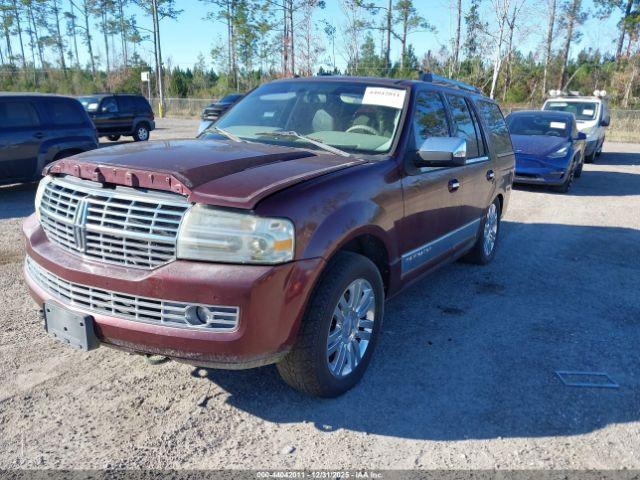 Lincoln Navigator Image 2