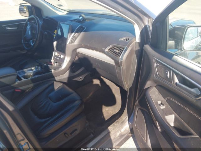 Ford Edge Titanium Image 8