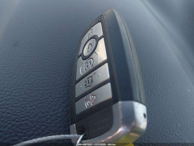 Ford Edge Titanium Image 9