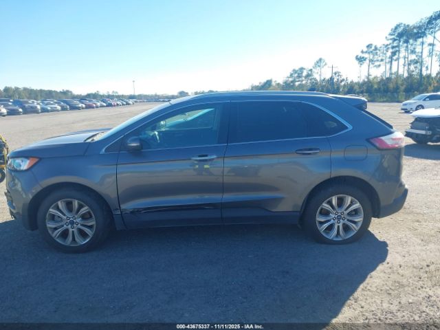 Ford Edge Titanium Image 14