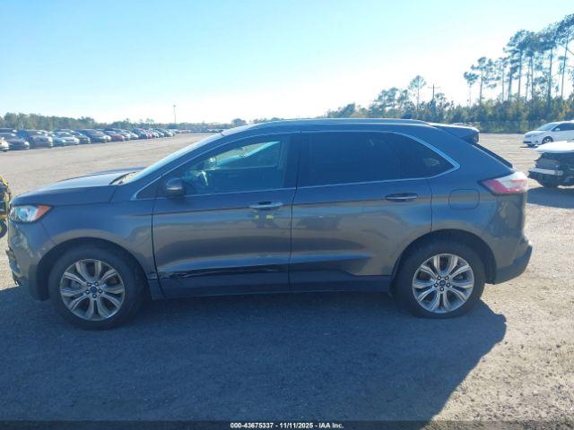 Ford Edge Titanium Image 14