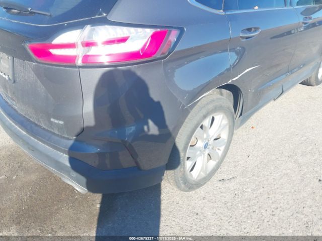 Ford Edge Titanium Image 17