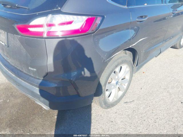 Ford Edge Titanium Image 17