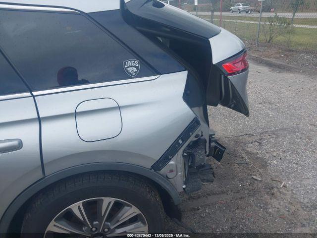 Lincoln Corsair Reserve Image 11