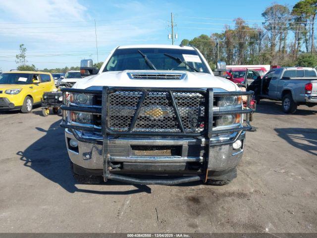 Chevrolet Silverado 2500 Ltz Image 7