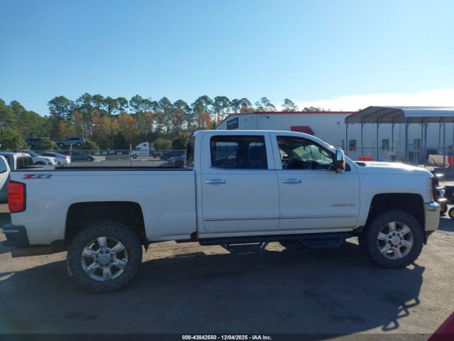 Chevrolet Silverado 2500 Ltz Image 10