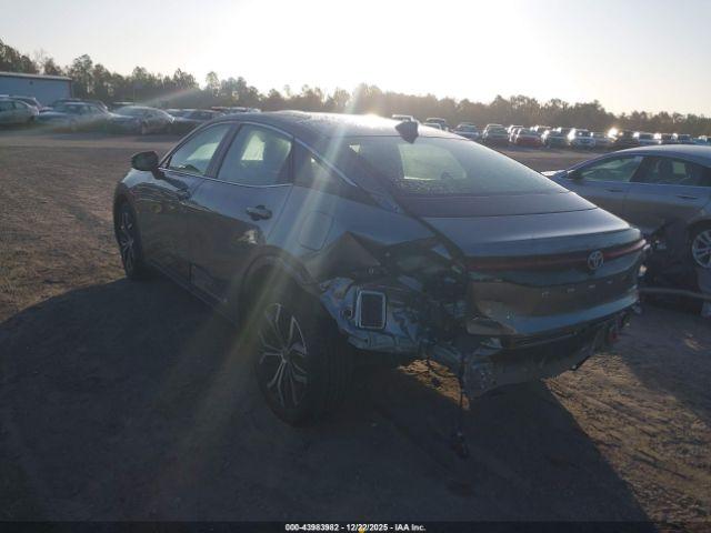 Toyota Crown Limited Image 13