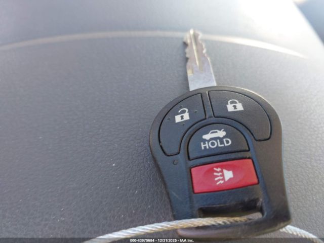 Nissan Versa 1.6 Sv Image 10