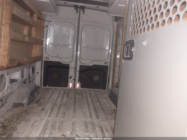 Ford Transit Image 16