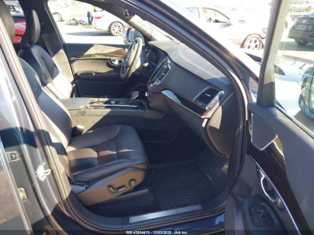 Volvo XC90 T5 Momentum Image 5