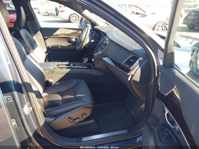 Volvo XC90 T5 Momentum Image 5