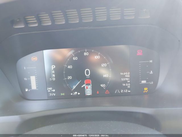 Volvo XC90 T5 Momentum Image 10