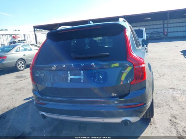 Volvo XC90 T5 Momentum Image 16