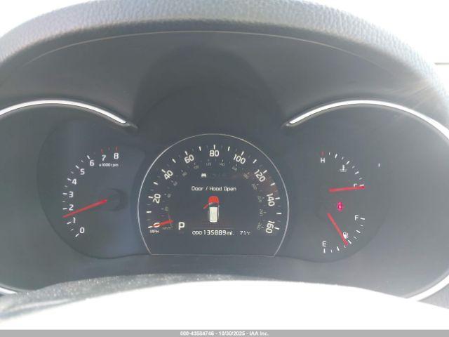 Kia Sorento Limited V6 Image 8