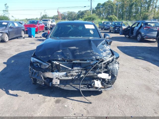 Mercedes-Benz C-Class Image 11