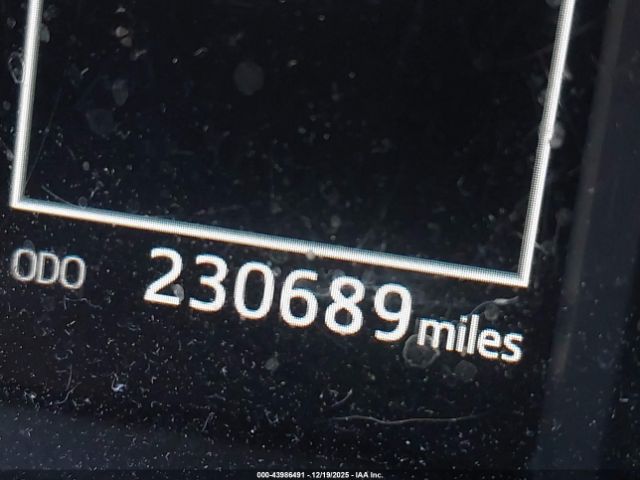 Toyota RAV4 Le Image 6