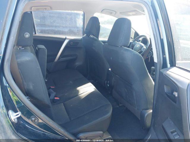 Toyota RAV4 Le Image 17