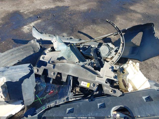 Toyota RAV4 Le Image 8